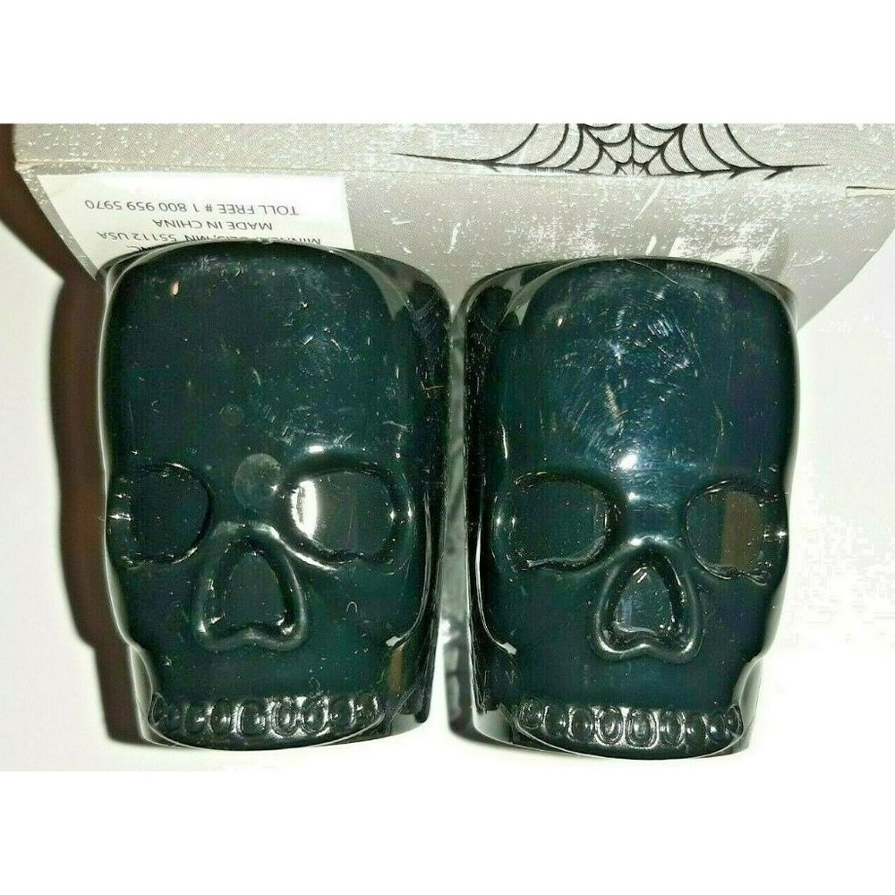 Set of 2 Black Plastic Skull Shot Glasses Halloween Party Bar in As Is Box